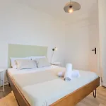 St Maurice- 7min From Train ! شقة